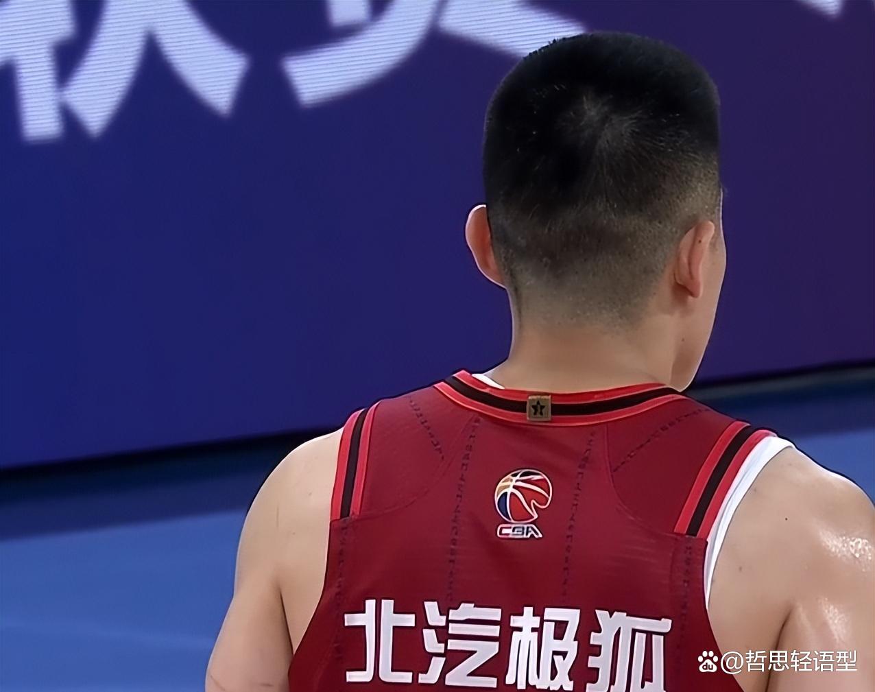包含年轻球员崭露头角，CBA比赛风起云涌的词条